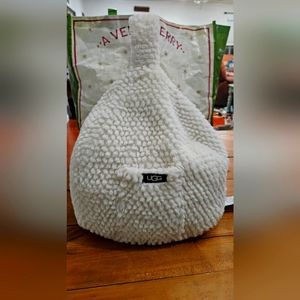 UGG Polar Textured Tablet Holder